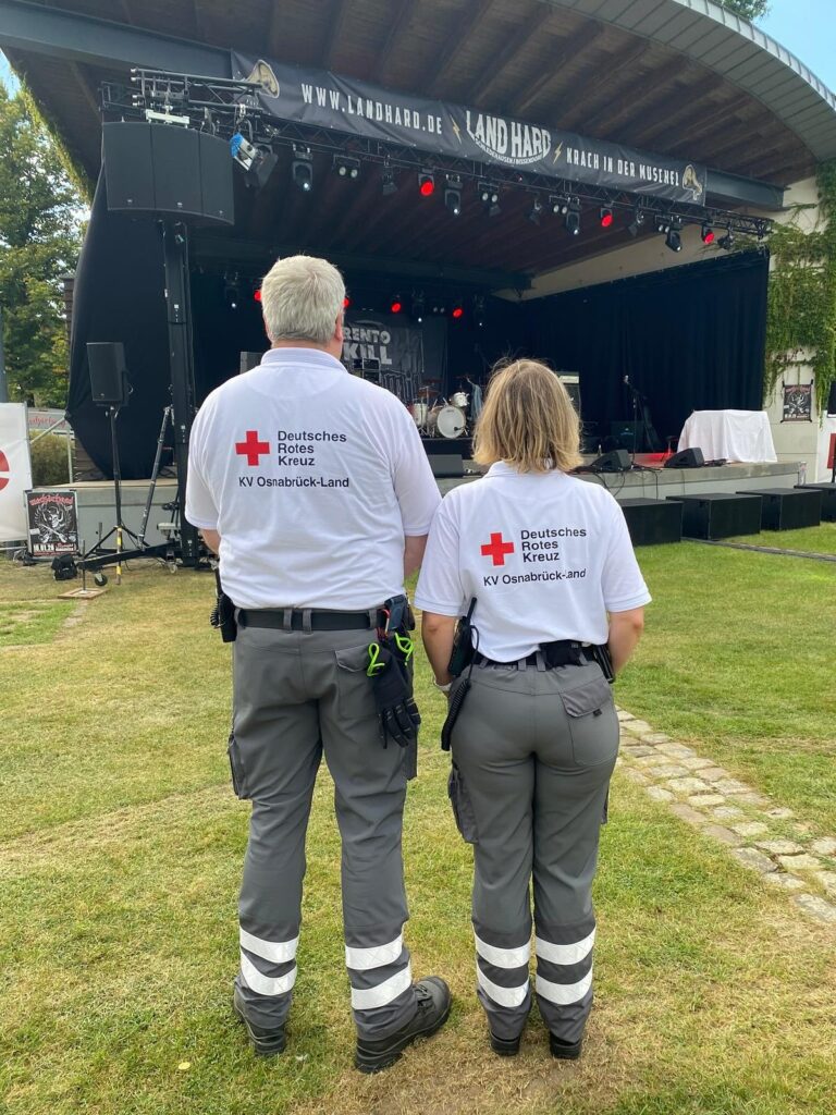 Sanitätsdienst beim 1. @landhard_festival in Schledehausen. Mit 4…